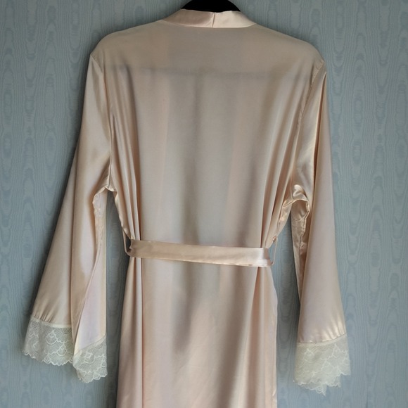 Vintage Full-Length Lace Trim Pale Pink Robe - Picture 4 of 11